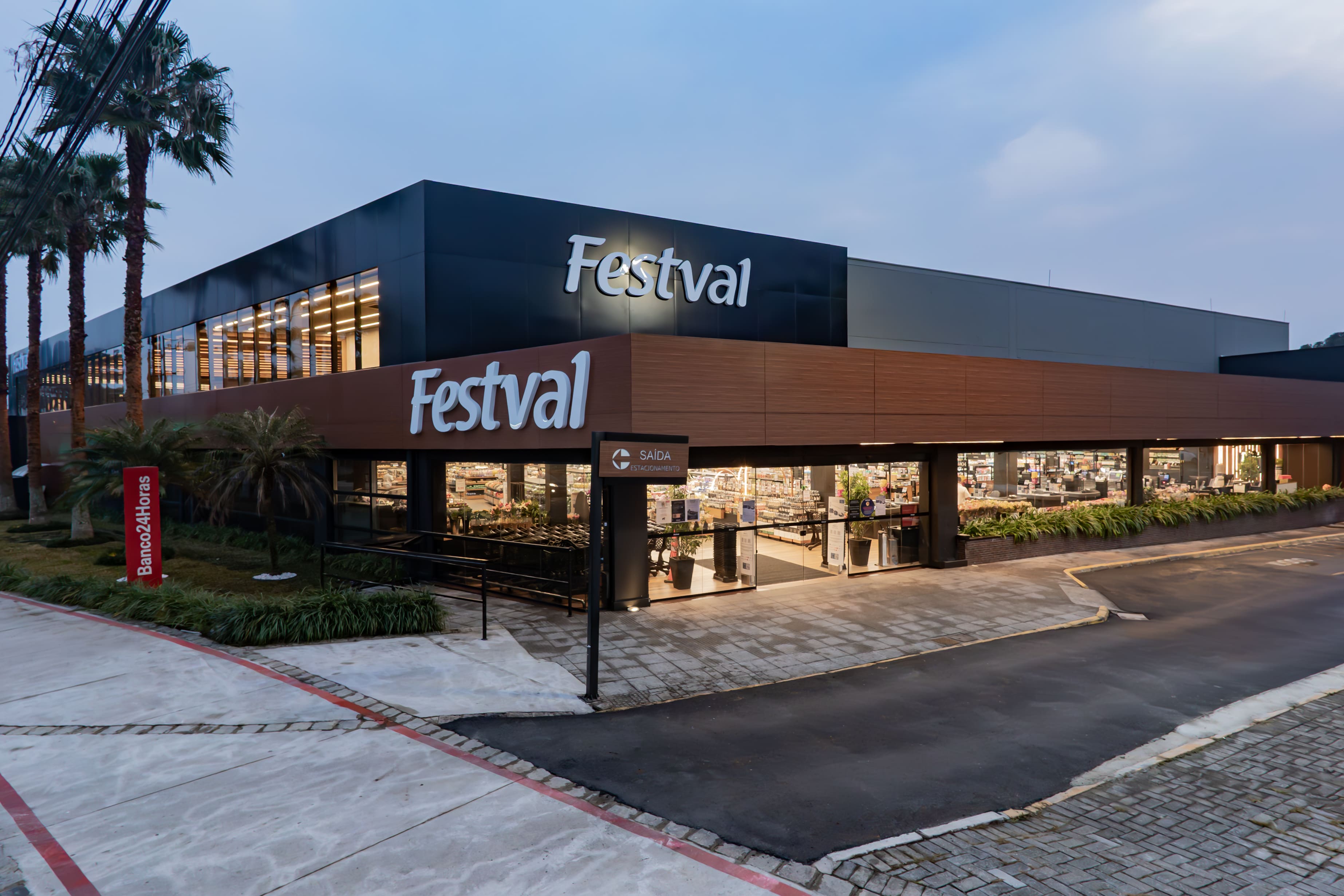 Novo espaço gourmet e cafeteria são destaques na reinauguração do Festval Barigui